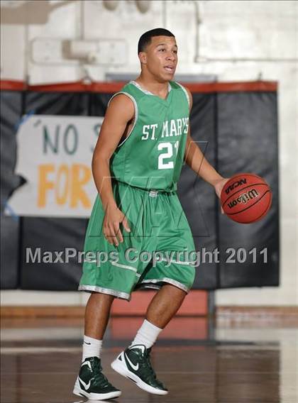 Thumbnail 1 in St. Mary's vs. Rio Linda (Hoops 4 the Human Fund) photogallery.