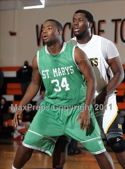 Thumbnail 1 in St. Mary's vs. Rio Linda (Hoops 4 the Human Fund) photogallery.