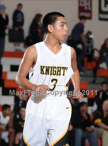 Thumbnail 1 in St. Mary's vs. Rio Linda (Hoops 4 the Human Fund) photogallery.