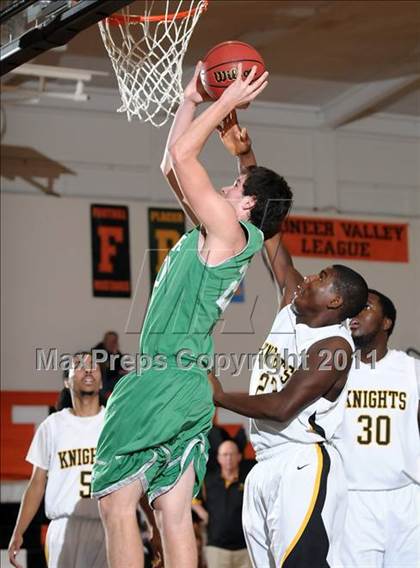 Thumbnail 2 in St. Mary's vs. Rio Linda (Hoops 4 the Human Fund) photogallery.