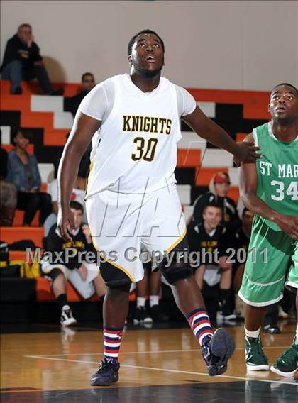 Thumbnail 1 in St. Mary's vs. Rio Linda (Hoops 4 the Human Fund) photogallery.