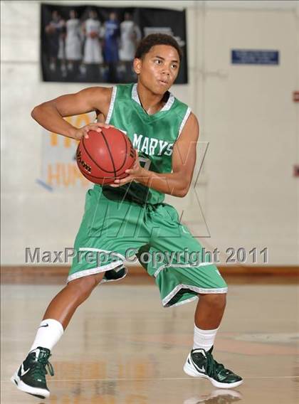 Thumbnail 1 in St. Mary's vs. Rio Linda (Hoops 4 the Human Fund) photogallery.