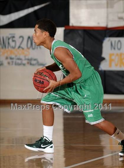 Thumbnail 1 in St. Mary's vs. Rio Linda (Hoops 4 the Human Fund) photogallery.