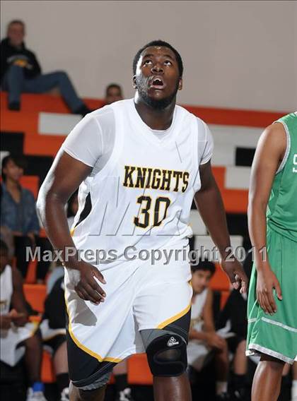 Thumbnail 1 in St. Mary's vs. Rio Linda (Hoops 4 the Human Fund) photogallery.