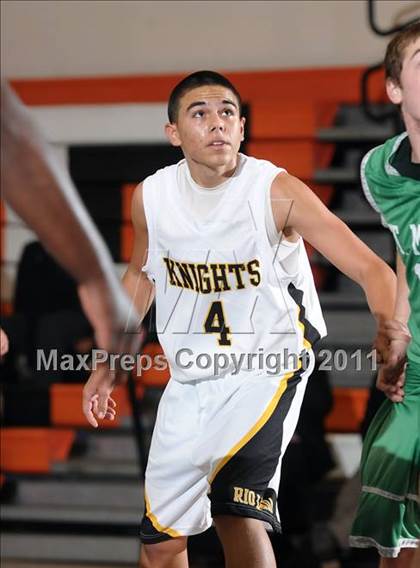 Thumbnail 3 in St. Mary's vs. Rio Linda (Hoops 4 the Human Fund) photogallery.