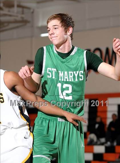 Thumbnail 1 in St. Mary's vs. Rio Linda (Hoops 4 the Human Fund) photogallery.