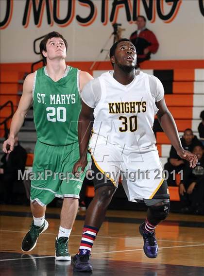 Thumbnail 2 in St. Mary's vs. Rio Linda (Hoops 4 the Human Fund) photogallery.