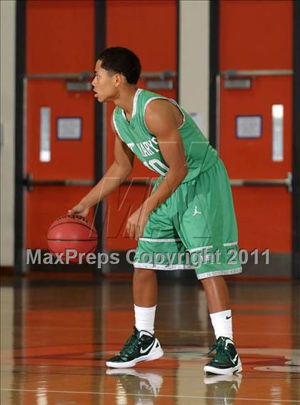 Thumbnail 2 in St. Mary's vs. Rio Linda (Hoops 4 the Human Fund) photogallery.