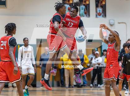Thumbnail 3 in Wyandanch vs Amityville (NYSPHSAA Section XI Class AA Semifinals) photogallery.