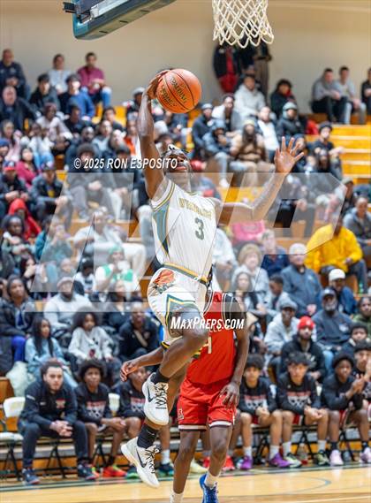 Thumbnail 3 in Wyandanch vs Amityville (NYSPHSAA Section XI Class AA Semifinals) photogallery.