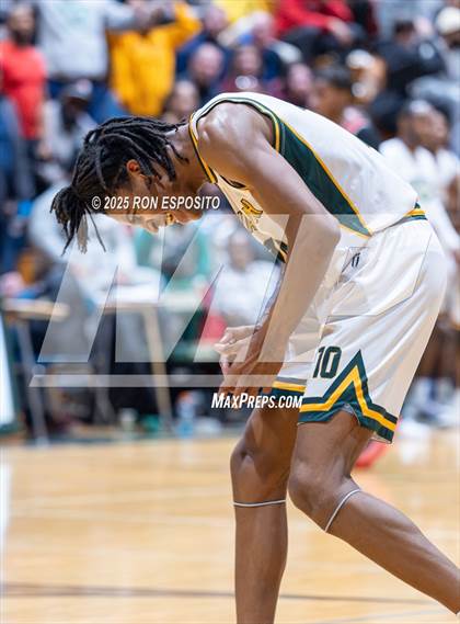 Thumbnail 3 in Wyandanch vs Amityville (NYSPHSAA Section XI Class AA Semifinals) photogallery.
