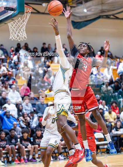 Thumbnail 1 in Wyandanch vs Amityville (NYSPHSAA Section XI Class AA Semifinals) photogallery.