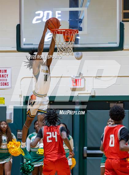 Thumbnail 1 in Wyandanch vs Amityville (NYSPHSAA Section XI Class AA Semifinals) photogallery.