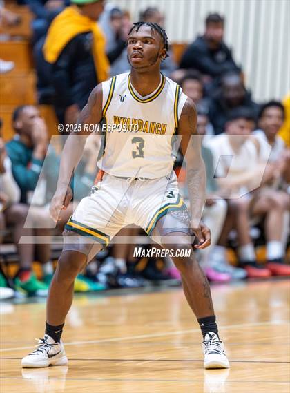 Thumbnail 2 in Wyandanch vs Amityville (NYSPHSAA Section XI Class AA Semifinals) photogallery.
