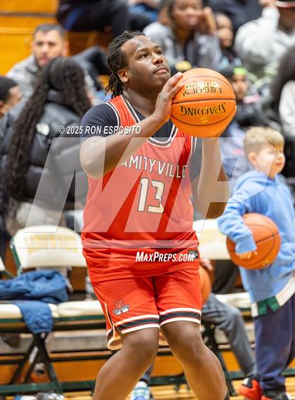 Thumbnail 2 in Wyandanch vs Amityville (NYSPHSAA Section XI Class AA Semifinals) photogallery.