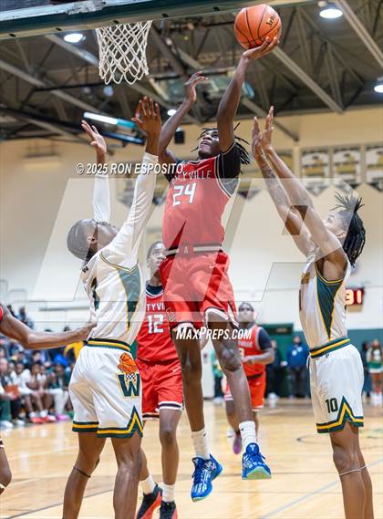 Thumbnail 1 in Wyandanch vs Amityville (NYSPHSAA Section XI Class AA Semifinals) photogallery.