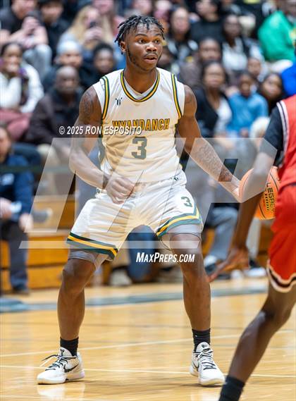 Thumbnail 1 in Wyandanch vs Amityville (NYSPHSAA Section XI Class AA Semifinals) photogallery.