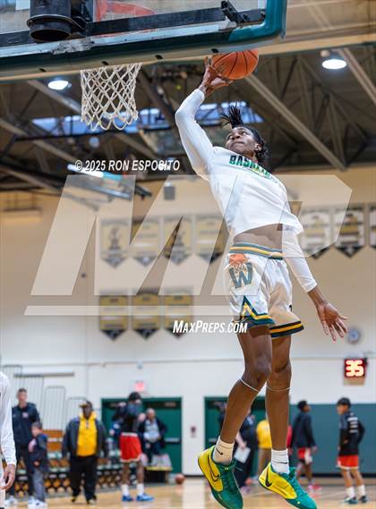 Thumbnail 1 in Wyandanch vs Amityville (NYSPHSAA Section XI Class AA Semifinals) photogallery.