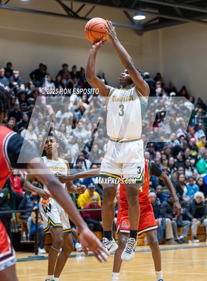 Thumbnail 3 in Wyandanch vs Amityville (NYSPHSAA Section XI Class AA Semifinals) photogallery.