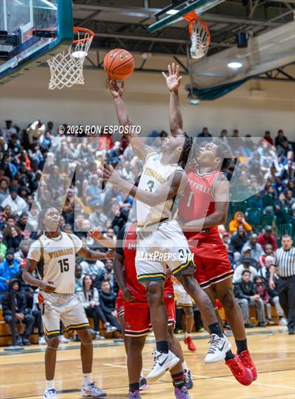 Thumbnail 3 in Wyandanch vs Amityville (NYSPHSAA Section XI Class AA Semifinals) photogallery.
