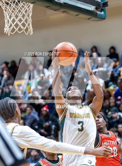 Thumbnail 3 in Wyandanch vs Amityville (NYSPHSAA Section XI Class AA Semifinals) photogallery.