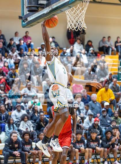 Thumbnail 3 in Wyandanch vs Amityville (NYSPHSAA Section XI Class AA Semifinals) photogallery.