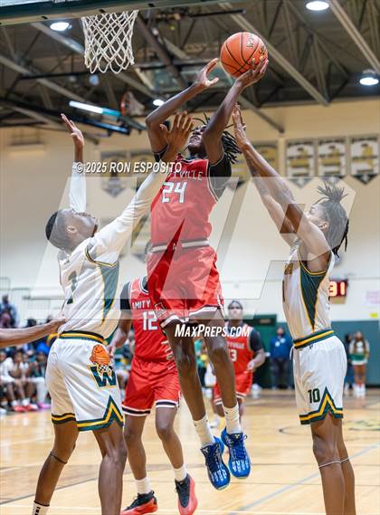 Thumbnail 2 in Wyandanch vs Amityville (NYSPHSAA Section XI Class AA Semifinals) photogallery.