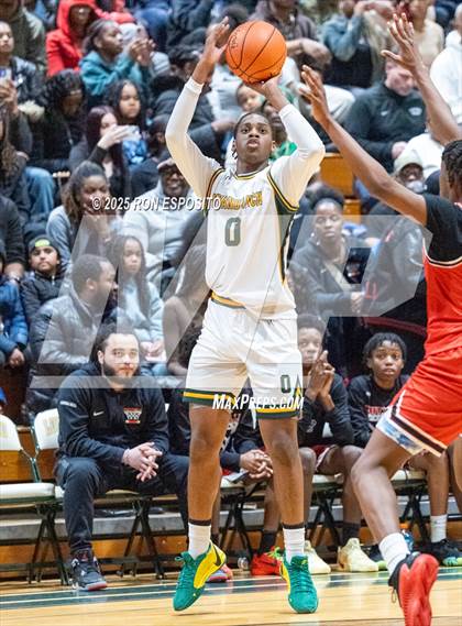Thumbnail 2 in Wyandanch vs Amityville (NYSPHSAA Section XI Class AA Semifinals) photogallery.