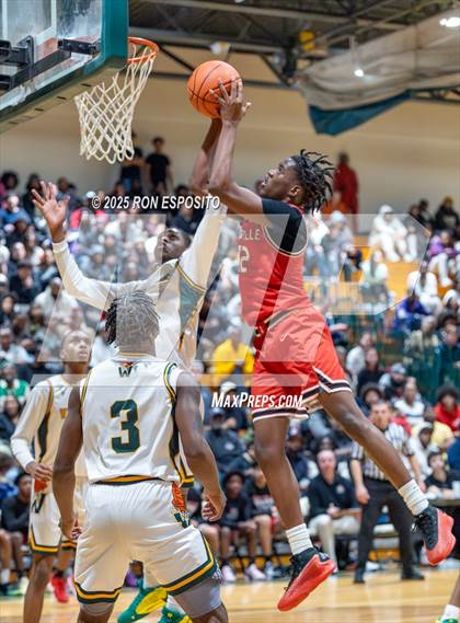 Thumbnail 2 in Wyandanch vs Amityville (NYSPHSAA Section XI Class AA Semifinals) photogallery.