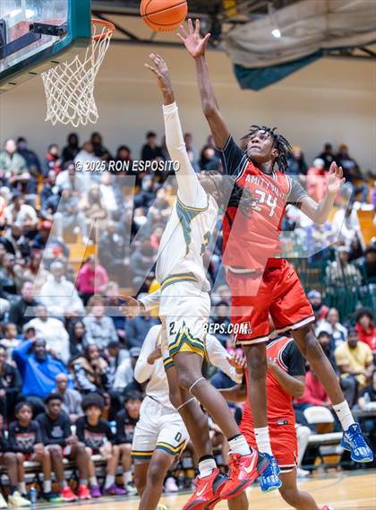 Thumbnail 2 in Wyandanch vs Amityville (NYSPHSAA Section XI Class AA Semifinals) photogallery.