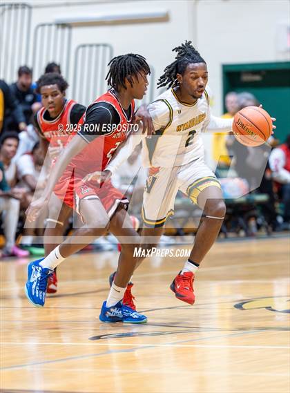 Thumbnail 2 in Wyandanch vs Amityville (NYSPHSAA Section XI Class AA Semifinals) photogallery.