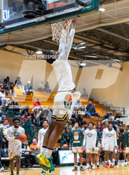 Thumbnail 2 in Wyandanch vs Amityville (NYSPHSAA Section XI Class AA Semifinals) photogallery.