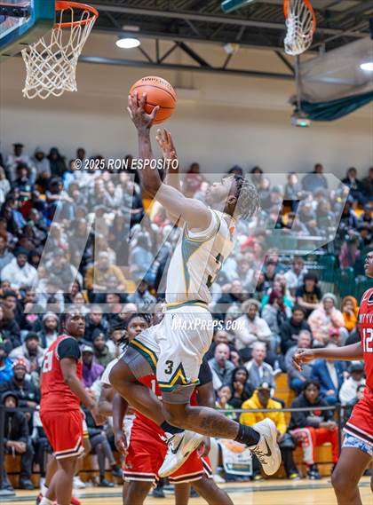 Thumbnail 2 in Wyandanch vs Amityville (NYSPHSAA Section XI Class AA Semifinals) photogallery.