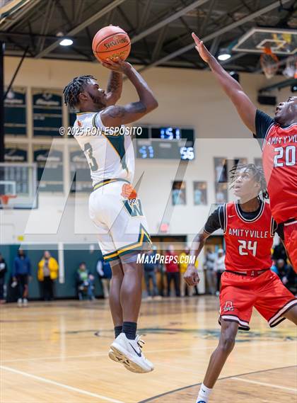 Thumbnail 3 in Wyandanch vs Amityville (NYSPHSAA Section XI Class AA Semifinals) photogallery.