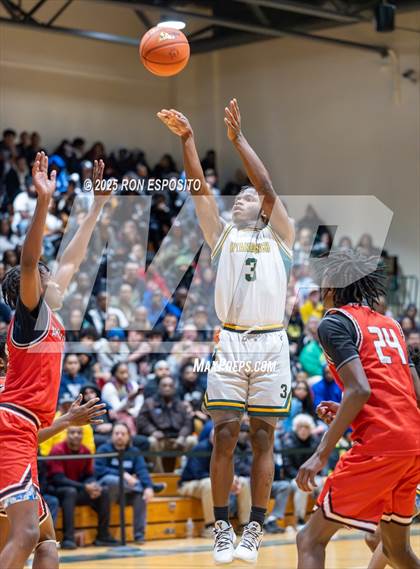 Thumbnail 1 in Wyandanch vs Amityville (NYSPHSAA Section XI Class AA Semifinals) photogallery.