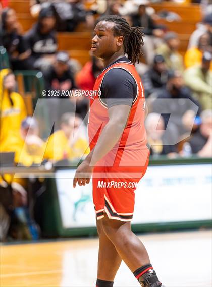 Thumbnail 1 in Wyandanch vs Amityville (NYSPHSAA Section XI Class AA Semifinals) photogallery.