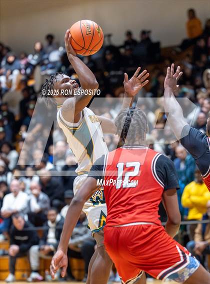 Thumbnail 2 in Wyandanch vs Amityville (NYSPHSAA Section XI Class AA Semifinals) photogallery.