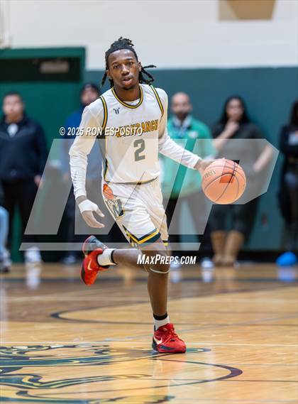 Thumbnail 3 in Wyandanch vs Amityville (NYSPHSAA Section XI Class AA Semifinals) photogallery.