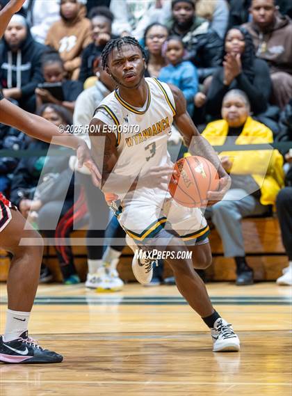 Thumbnail 2 in Wyandanch vs Amityville (NYSPHSAA Section XI Class AA Semifinals) photogallery.