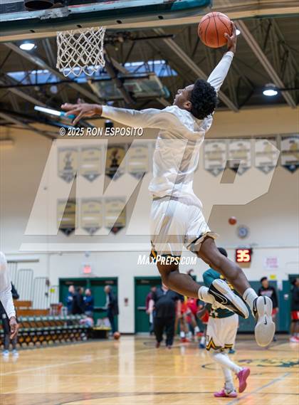Thumbnail 2 in Wyandanch vs Amityville (NYSPHSAA Section XI Class AA Semifinals) photogallery.