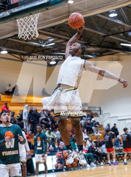 Thumbnail 1 in Wyandanch vs Amityville (NYSPHSAA Section XI Class AA Semifinals) photogallery.