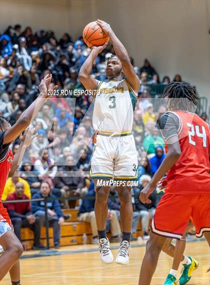Thumbnail 2 in Wyandanch vs Amityville (NYSPHSAA Section XI Class AA Semifinals) photogallery.