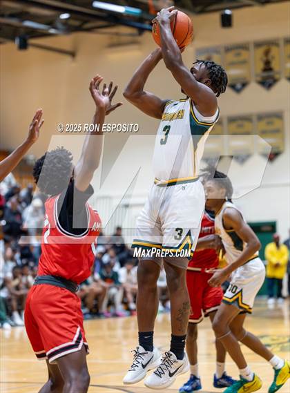 Thumbnail 2 in Wyandanch vs Amityville (NYSPHSAA Section XI Class AA Semifinals) photogallery.