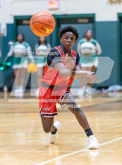 Thumbnail 3 in Wyandanch vs Amityville (NYSPHSAA Section XI Class AA Semifinals) photogallery.
