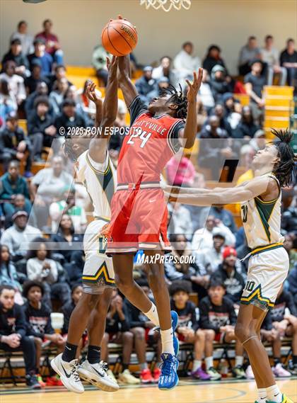 Thumbnail 2 in Wyandanch vs Amityville (NYSPHSAA Section XI Class AA Semifinals) photogallery.