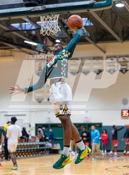 Thumbnail 2 in Wyandanch vs Amityville (NYSPHSAA Section XI Class AA Semifinals) photogallery.