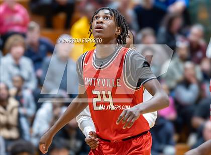 Thumbnail 1 in Wyandanch vs Amityville (NYSPHSAA Section XI Class AA Semifinals) photogallery.