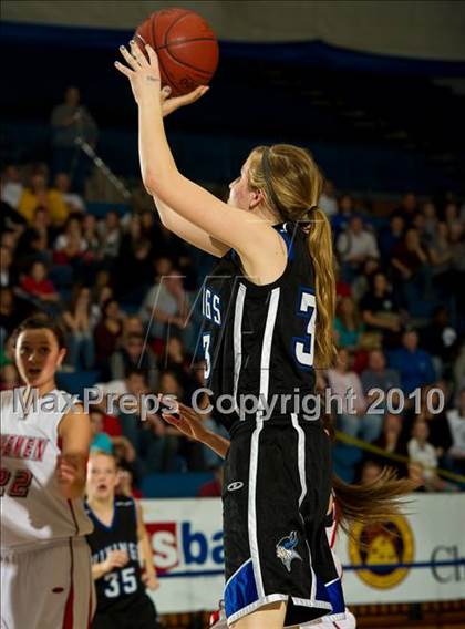 Thumbnail 3 in Pleasant Grove vs American Fork (Utah 5A Semifinal) photogallery.