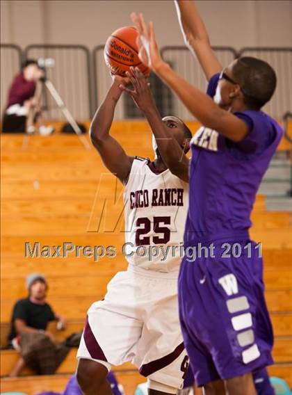 Thumbnail 2 in Warren vs Cinco Ranch (McDonald's Texas Invitational) photogallery.