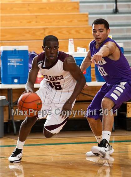 Thumbnail 2 in Warren vs Cinco Ranch (McDonald's Texas Invitational) photogallery.